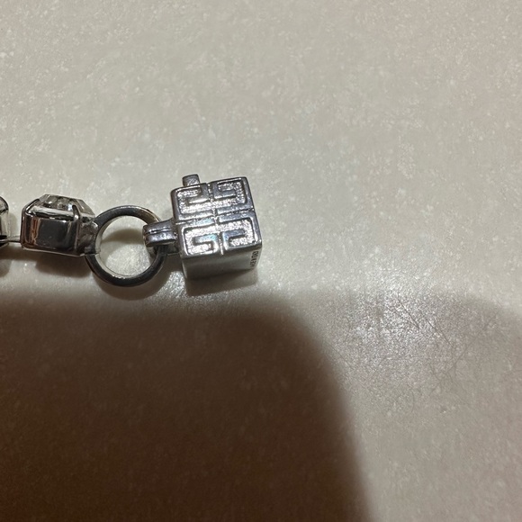 Givenchy 4G crystal large necklace - Picture 9 of 13